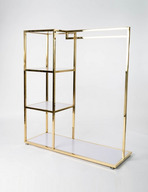 Zelta krāsas drēbju pakaramais